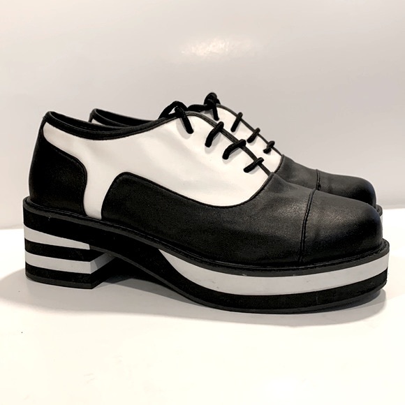 Deena & Ozzy Shoes - Deena & Ozzy black and white lace up Oxford